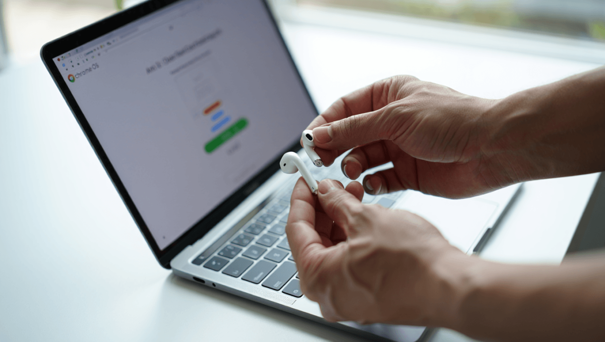 How to Connect Airpods to Chromebook