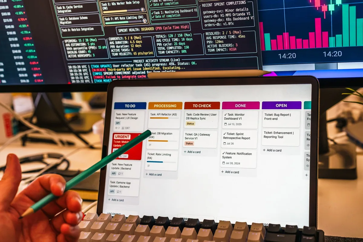 Interface unifiée intégrant plusieurs outils logiciels et plateformes collaboratives