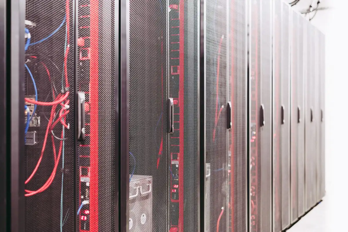 Serveur de sauvegarde et système d'archivage sécurisé en data center