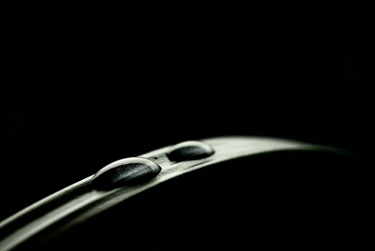 Deux téléphones côte à côte pour tester une carte SIM dans l'autre appareil