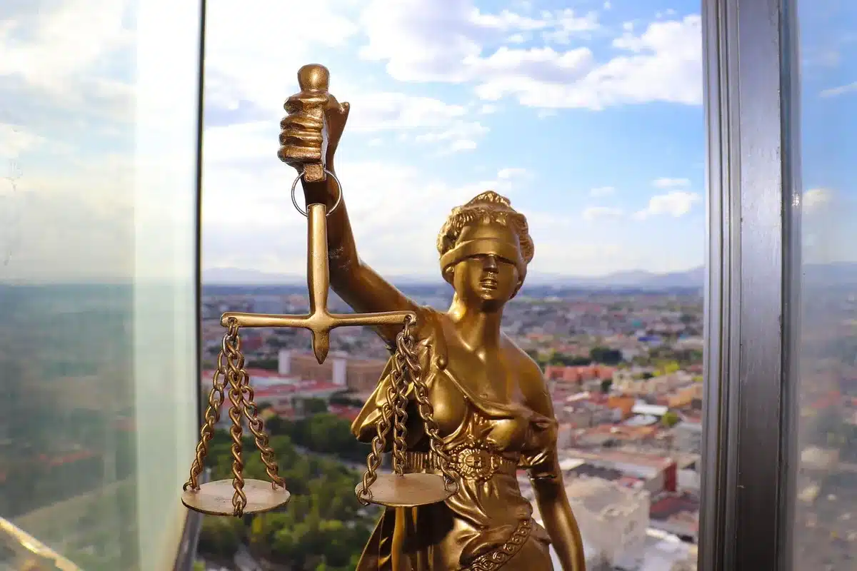 Exemples de papier à en-tête sobres adaptés à un cabinet d'avocats