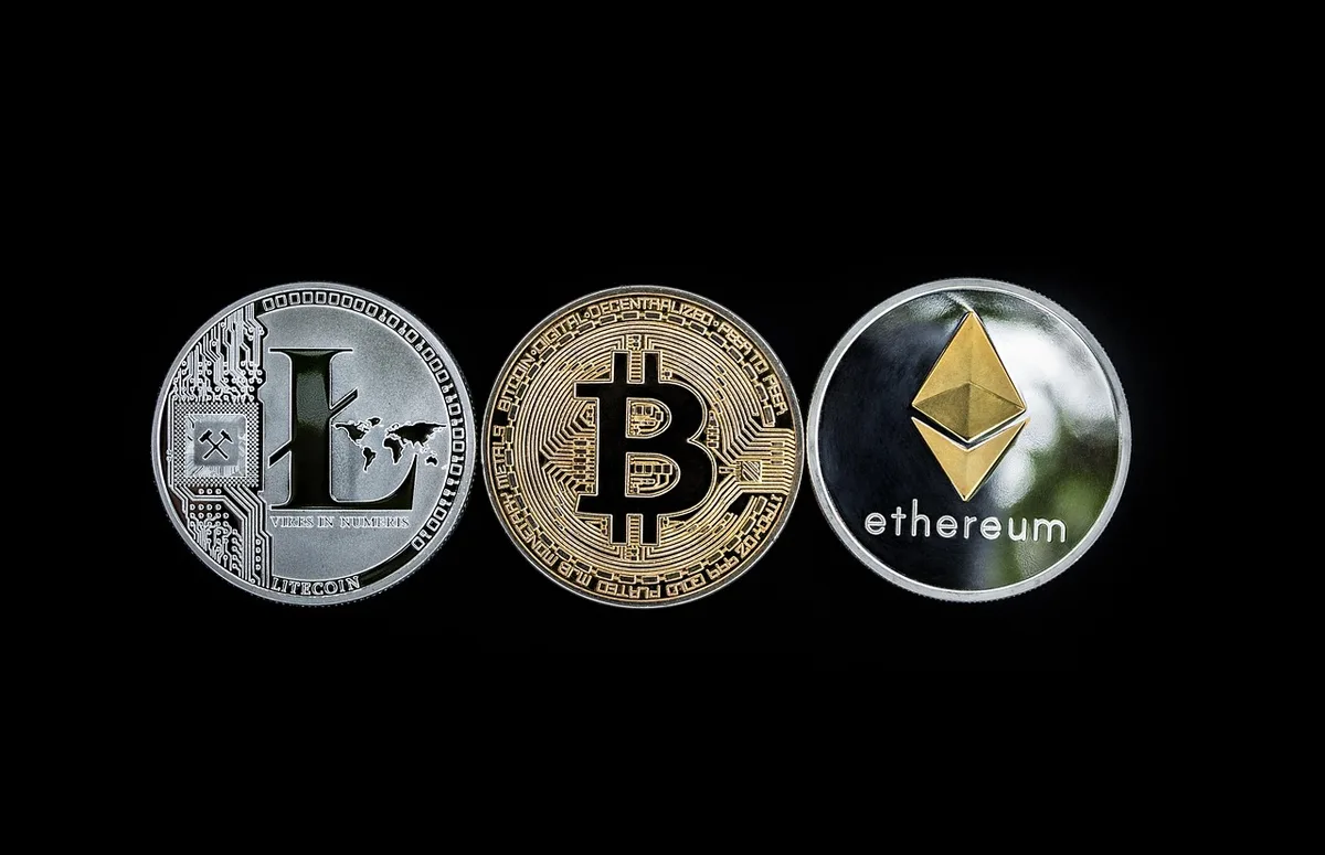Illustration comparative de plusieurs blockchains populaires pour NFT
