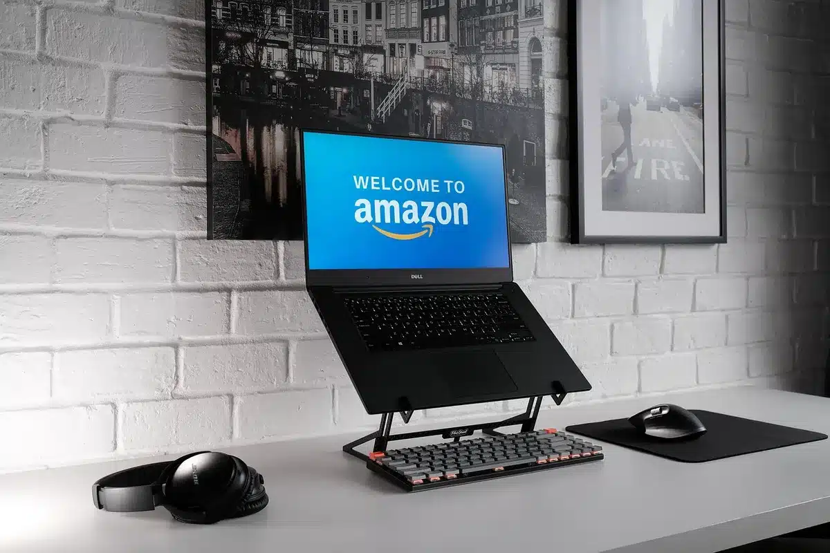 Ordinateur portable montrant la création d’un sous‑domaine pour un site de staging