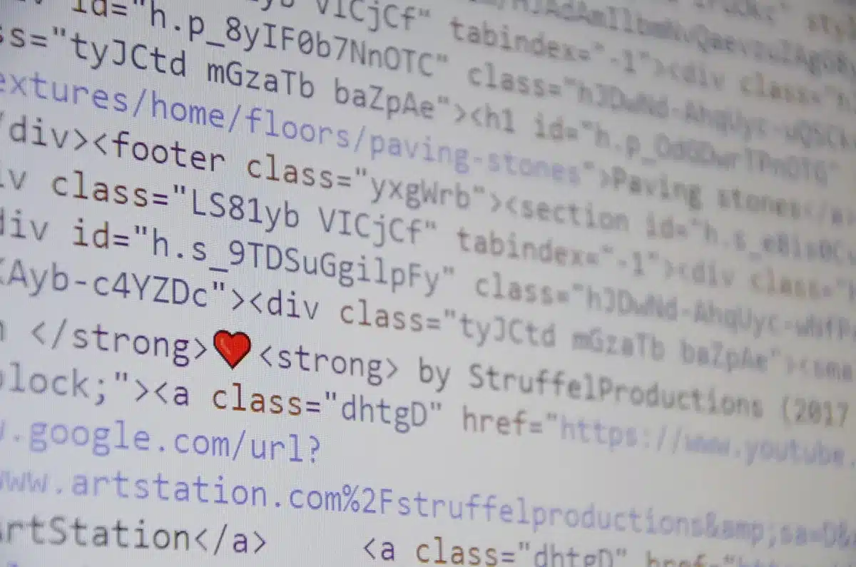 Schéma abstrait montrant mémoire et structures internes d'un serveur web