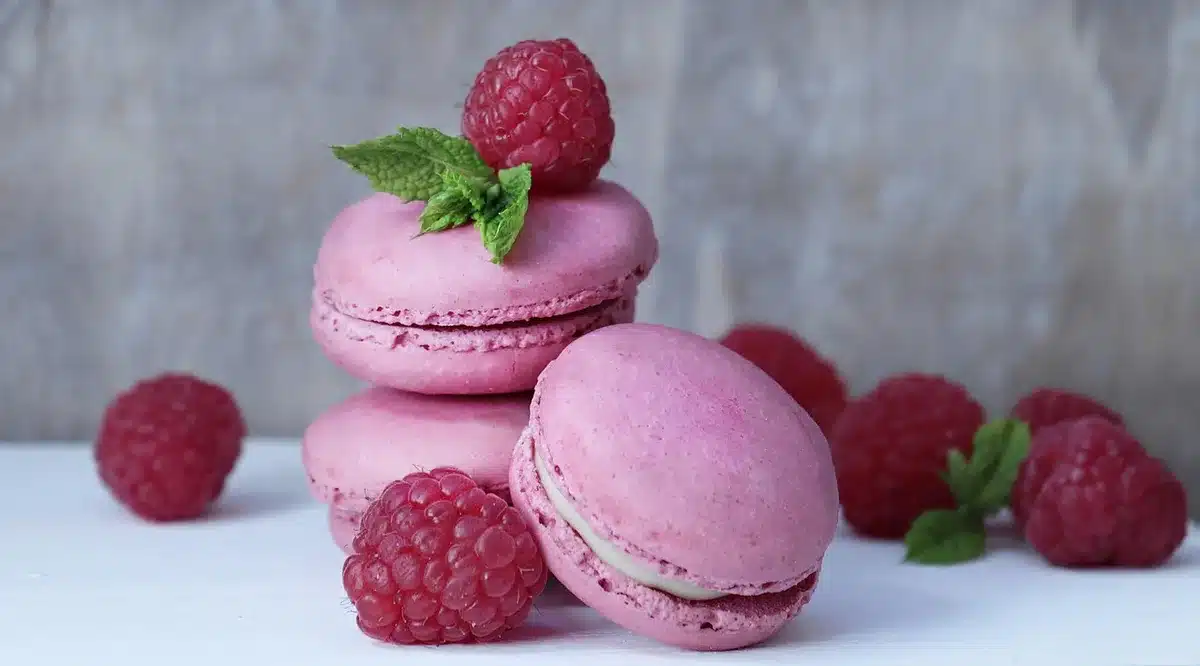 Nuanciers pastel rapprochés montrant teintes adoucies