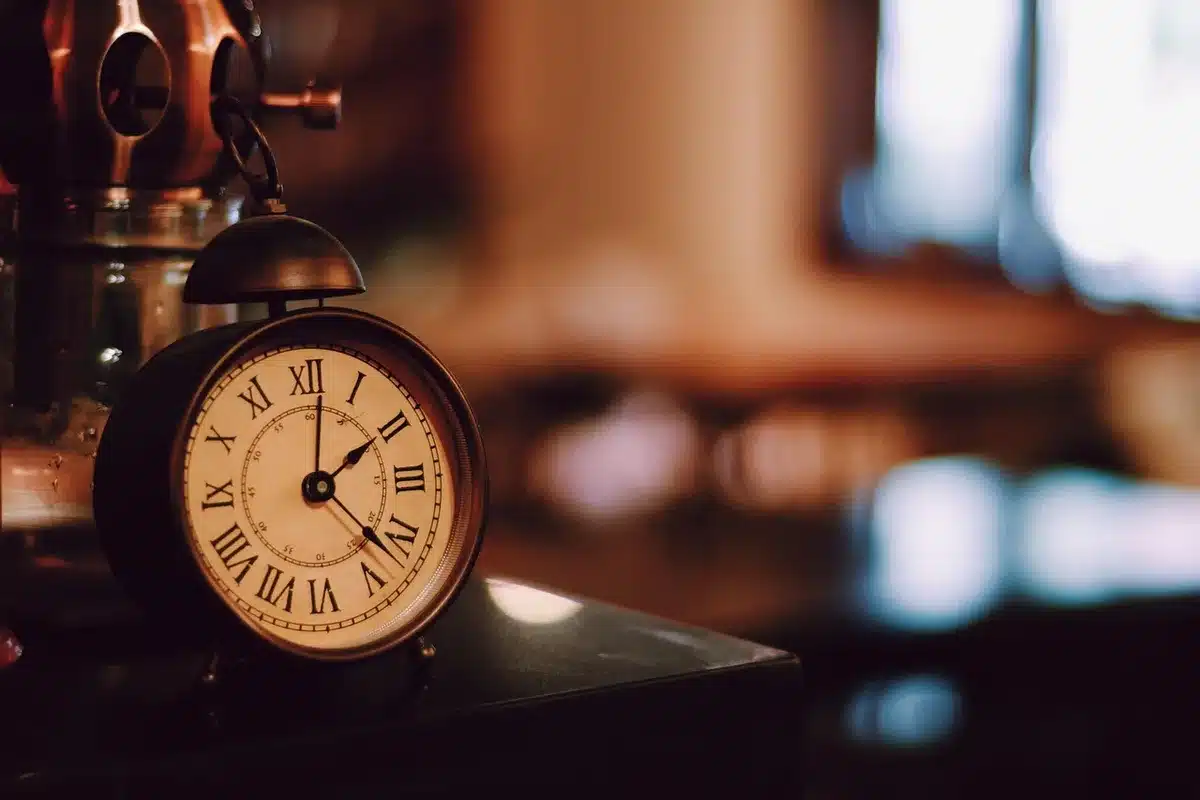Interface d'application Horloge Android montrant le choix d'une sonnerie